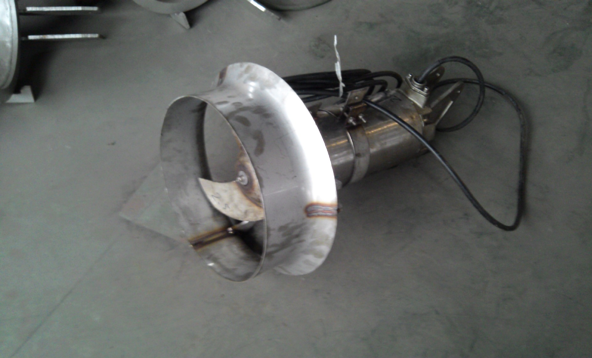 潛水?dāng)嚢铏C(jī)停水時(shí)運(yùn)作會壞嗎？